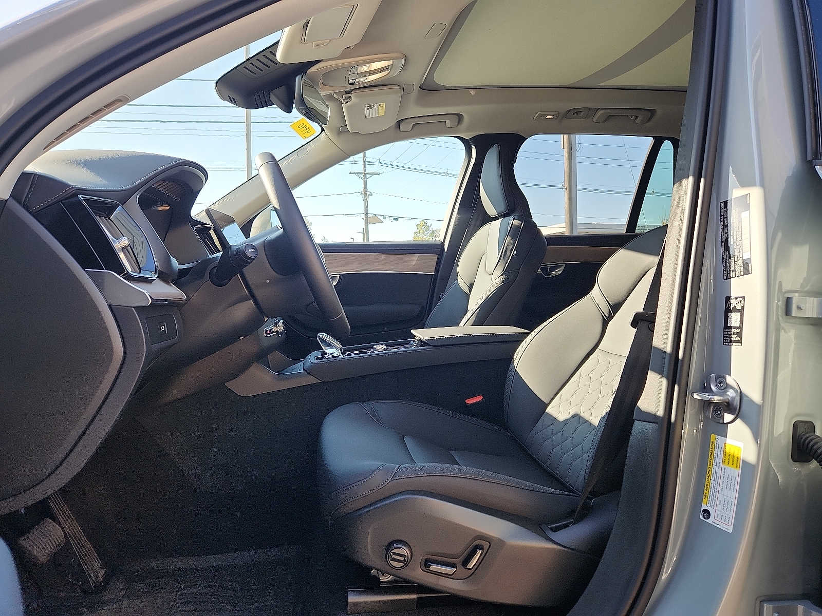 2026 Volvo XC90 Plus - Photo 13