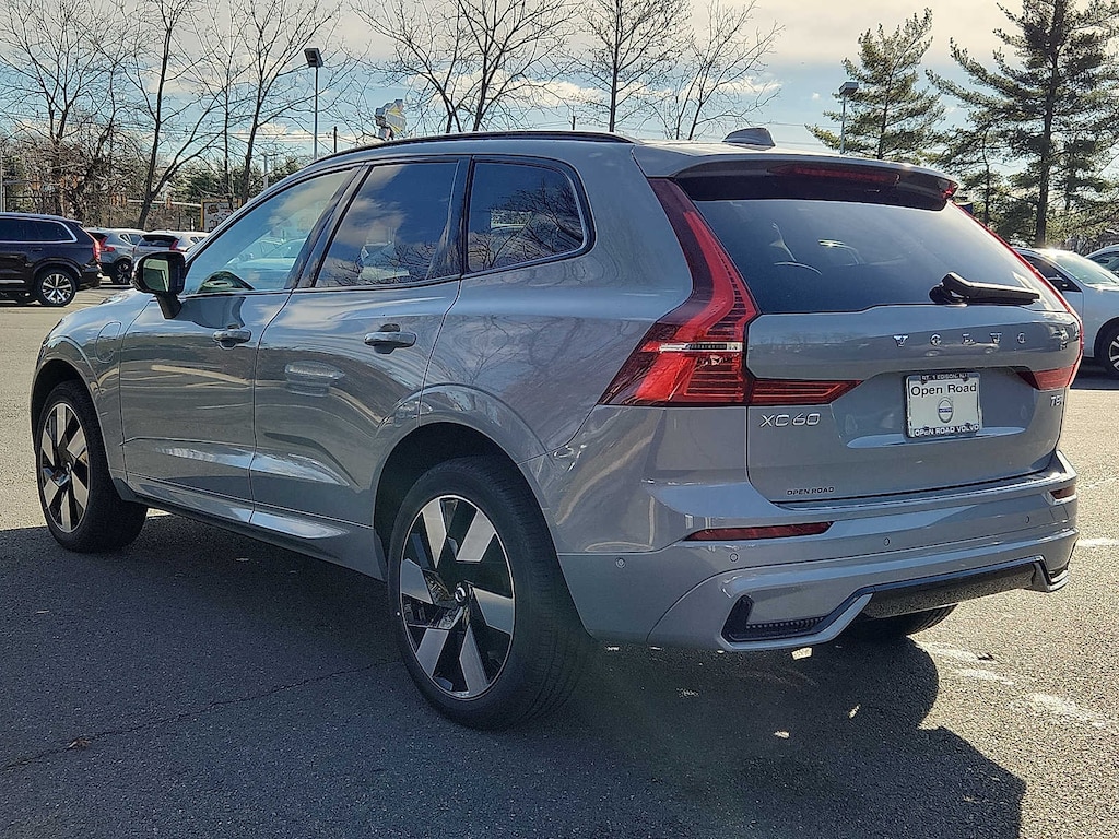 Used 2025 Volvo XC60 plug-in hybrid T8 Plus SUV
