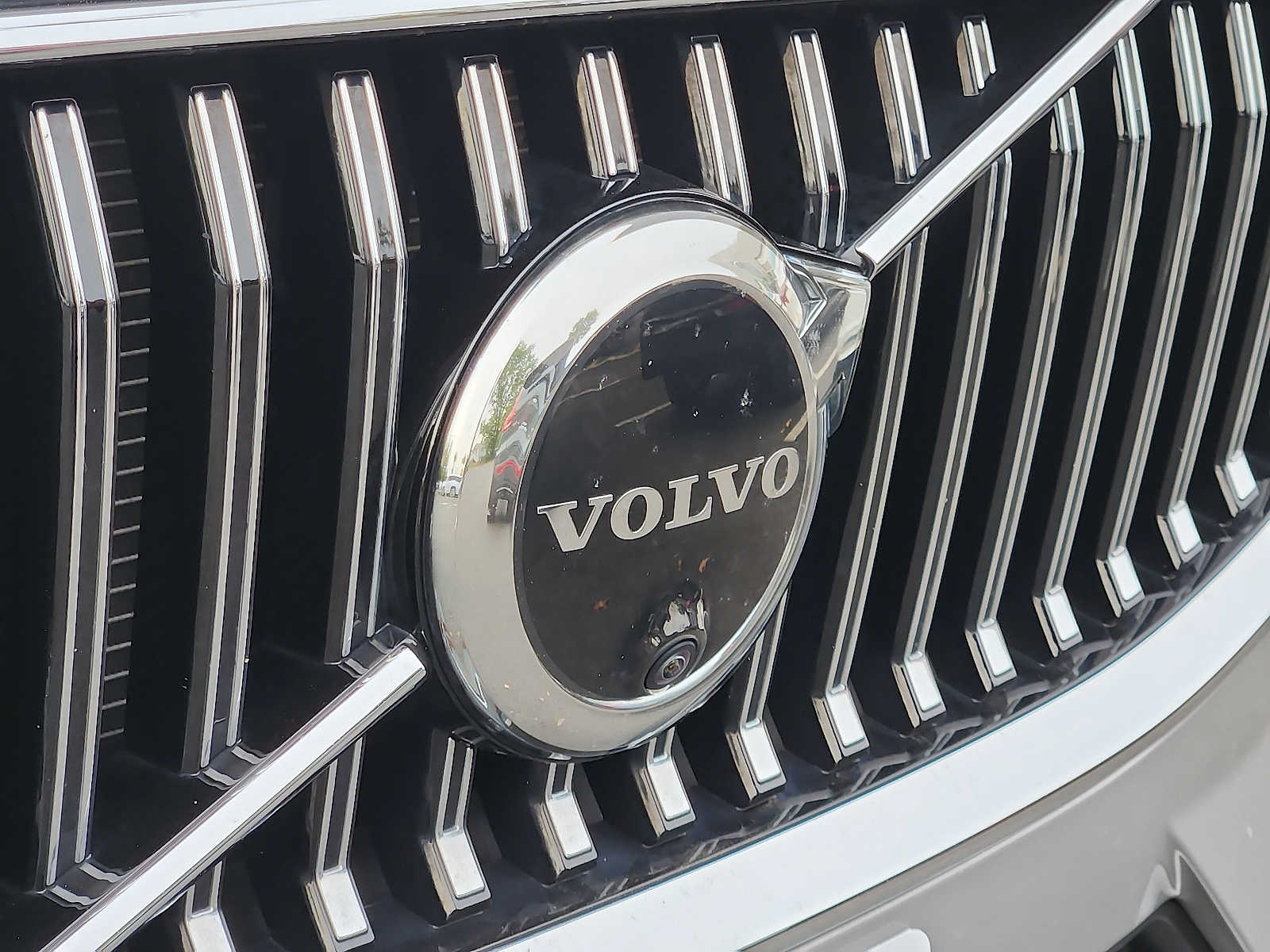 2022 Volvo XC60 Recharge Hybrid T8 Inscription photo 2