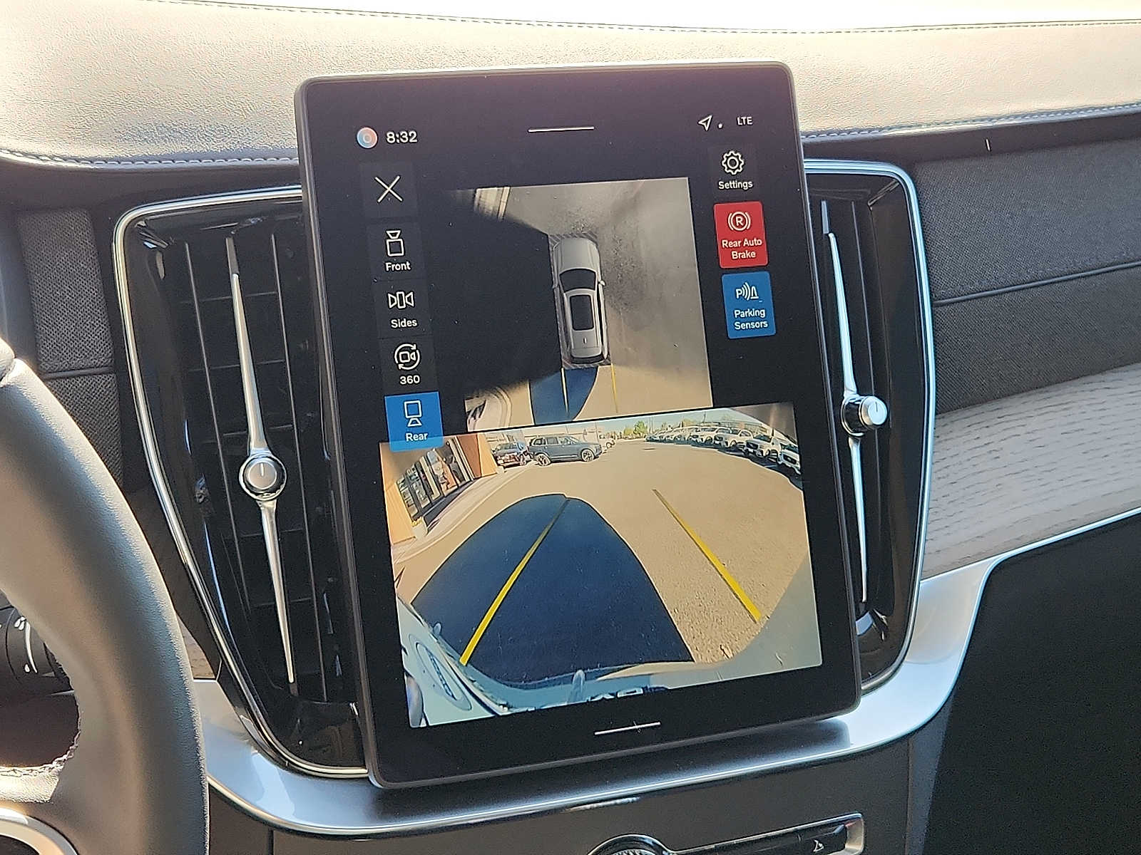 2026 Volvo XC90 Plus - Photo 16