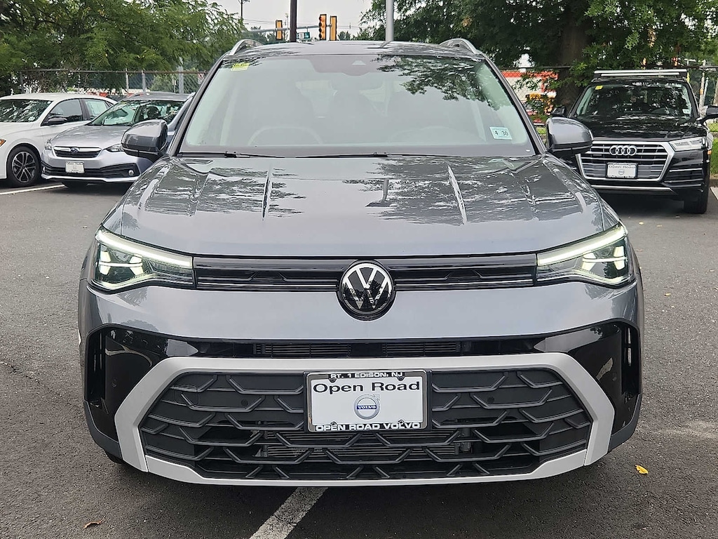 Used 2025 Volkswagen Taos 1.5T SE SUV