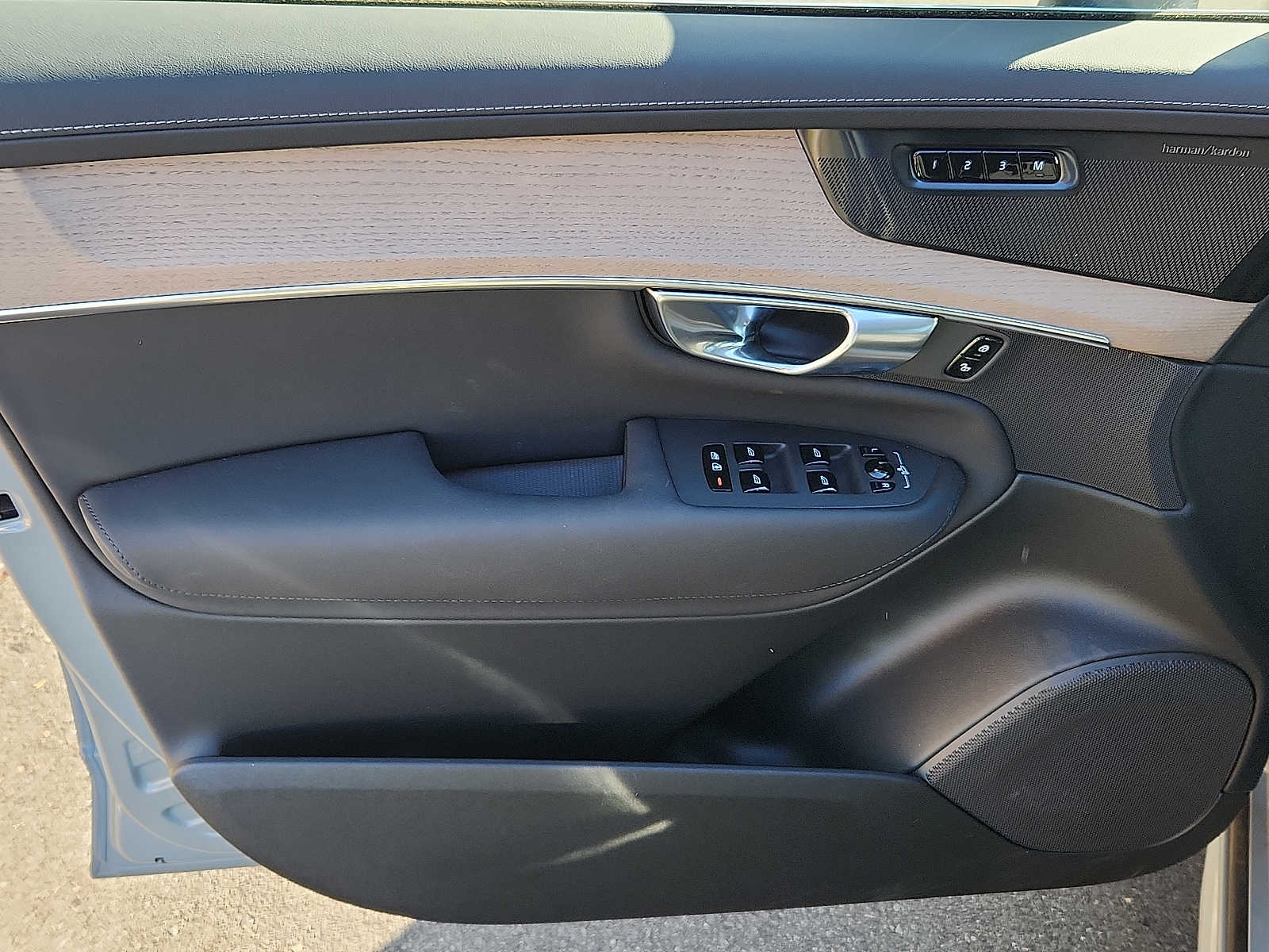 2026 Volvo XC90 Plus - Photo 12