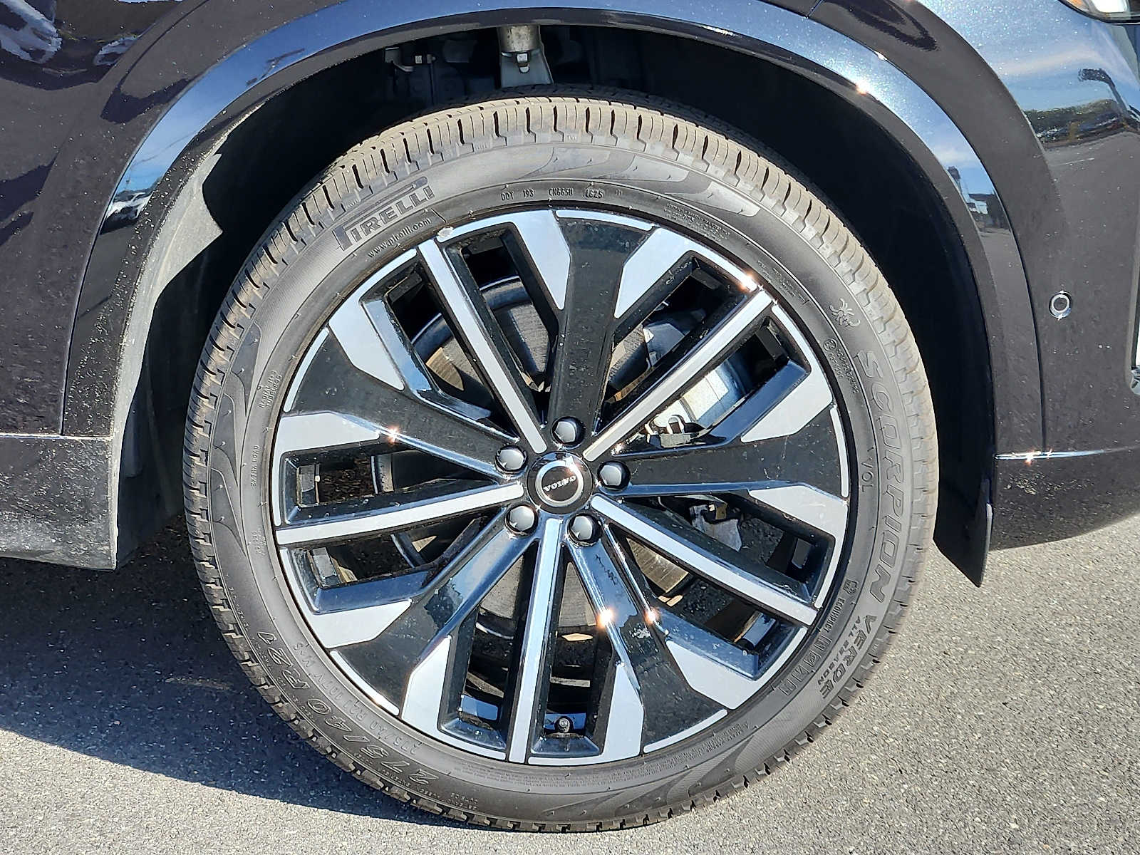 2026 Volvo XC90 Plus - Photo 8