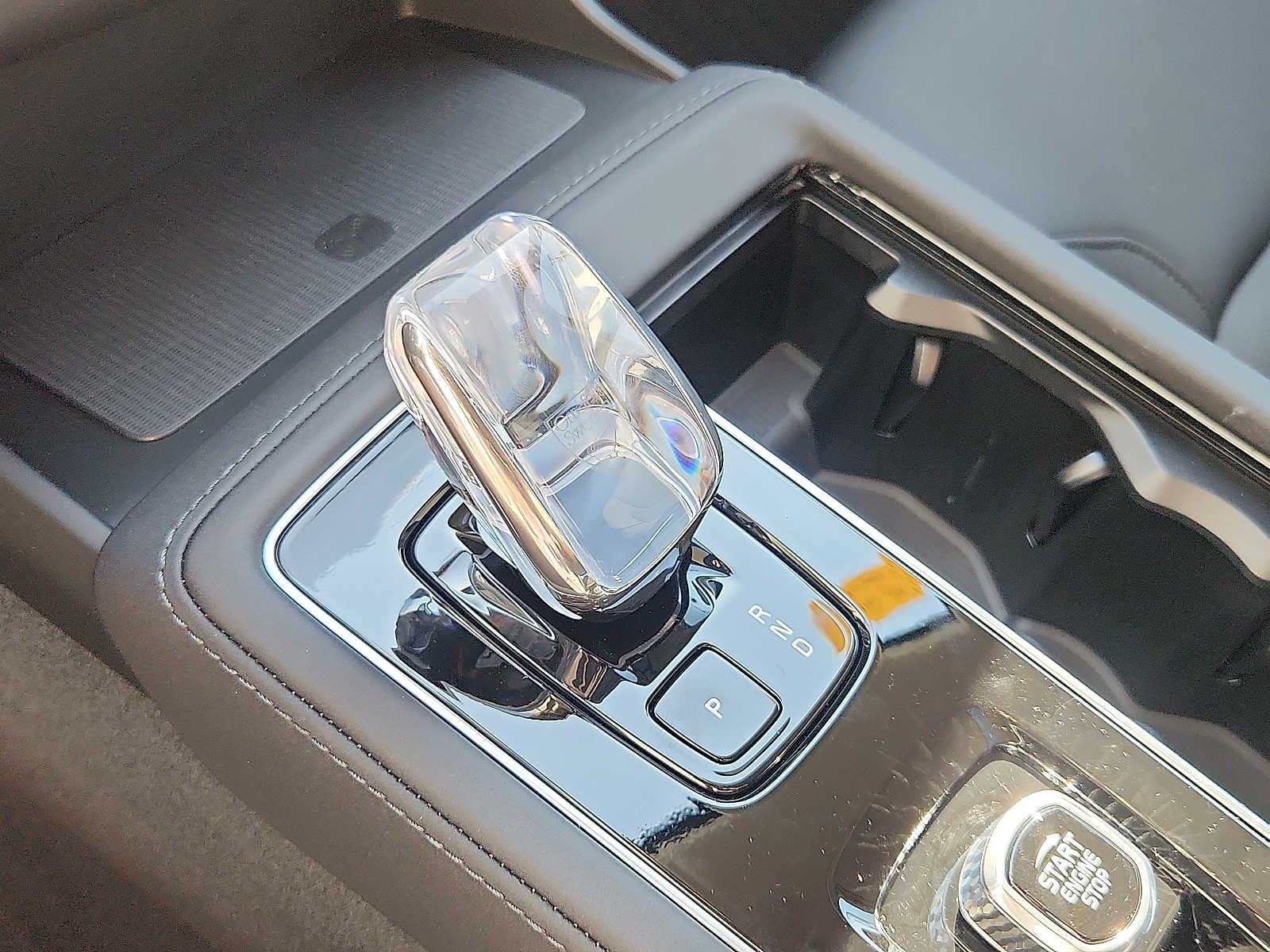 2026 Volvo XC90 Plus - Photo 14
