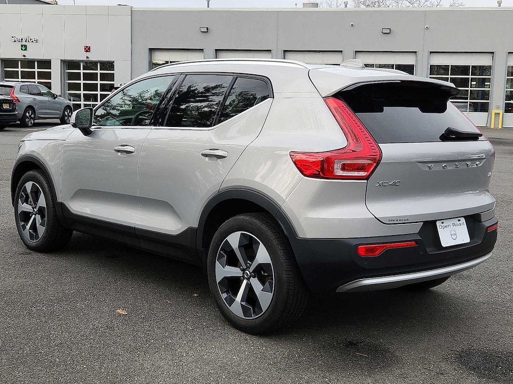 Certified 2023 Volvo XC40 B5 AWD Plus Bright SUV