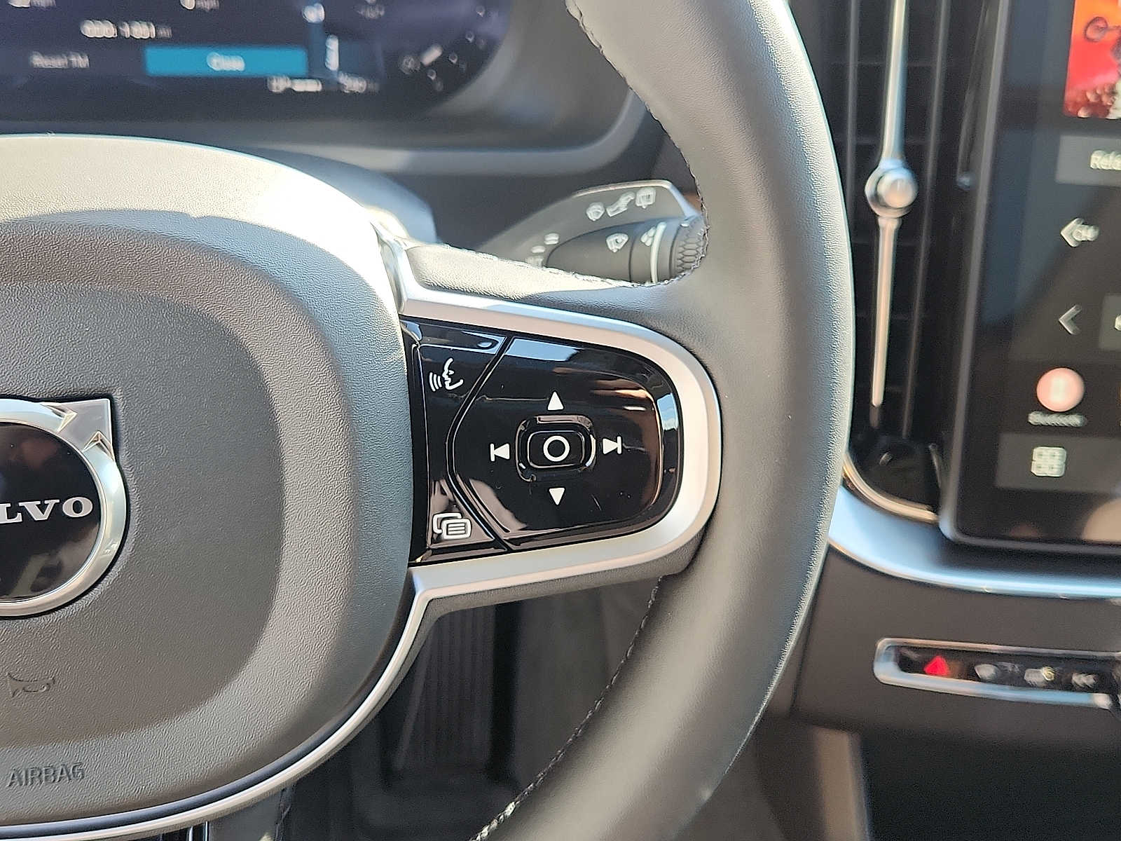 2026 Volvo XC90 Plus - Photo 21