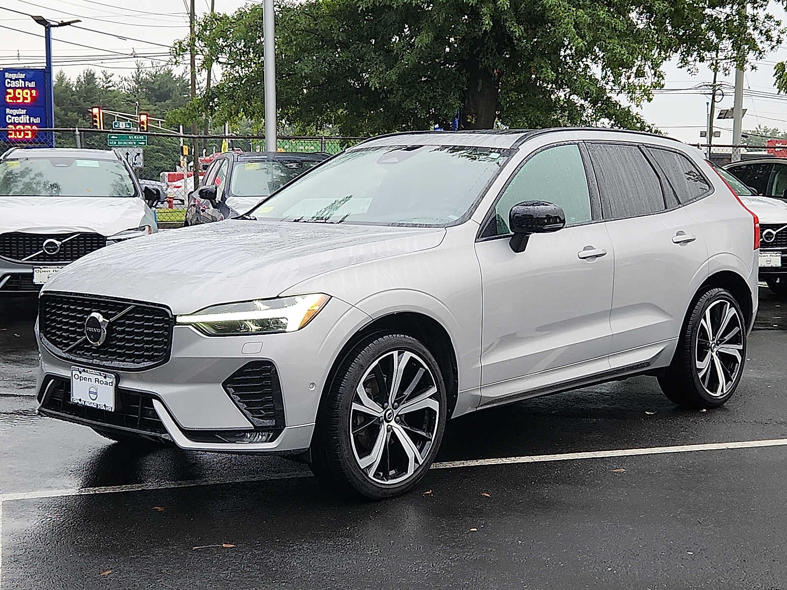 2023 Volvo XC60 B5 Ultimate photo 3