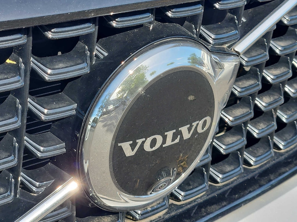 Certified 2023 Volvo XC40 B5 AWD Plus Dark SUV