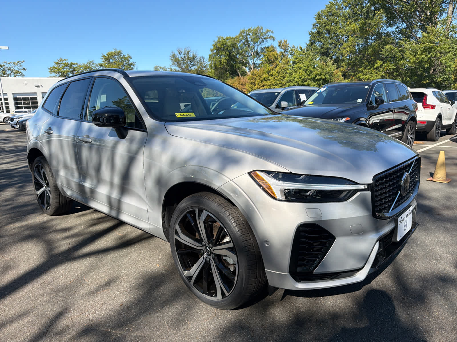 2024 Volvo XC60 T8 Ultimate photo 4