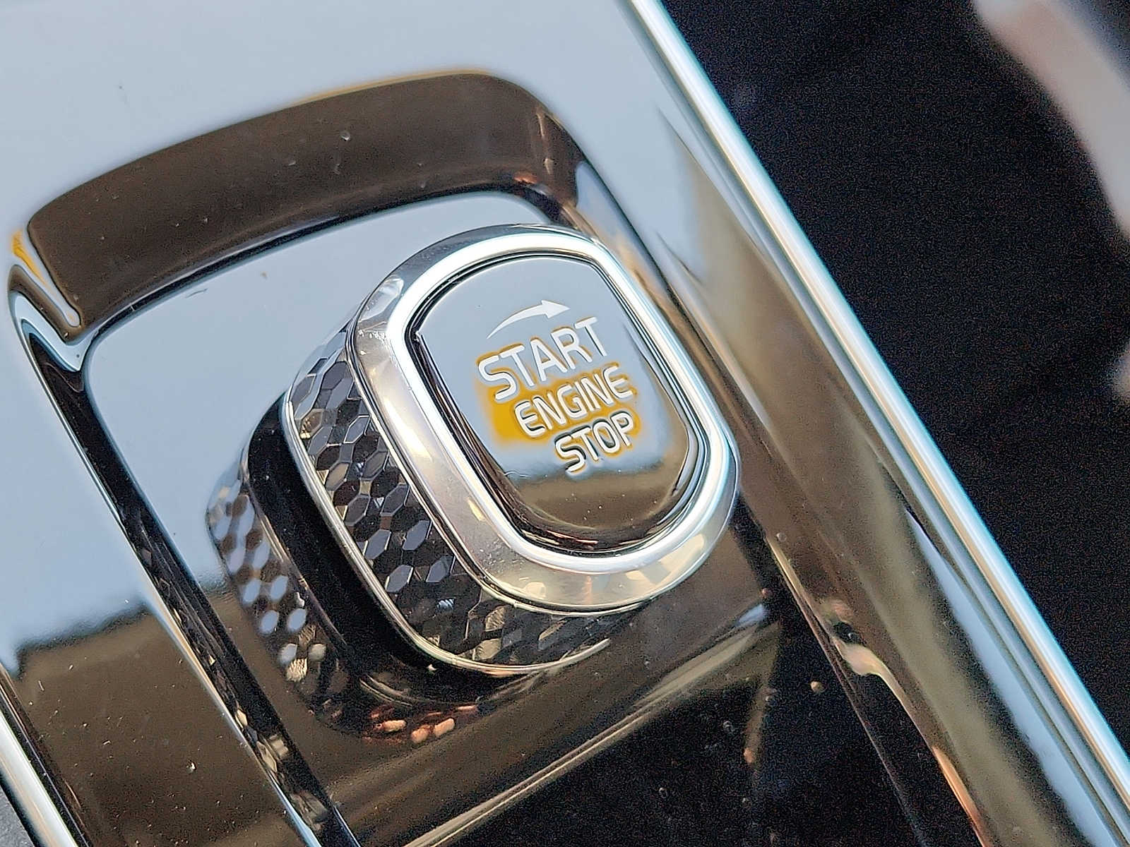 2026 Volvo XC90 Plus - Photo 22
