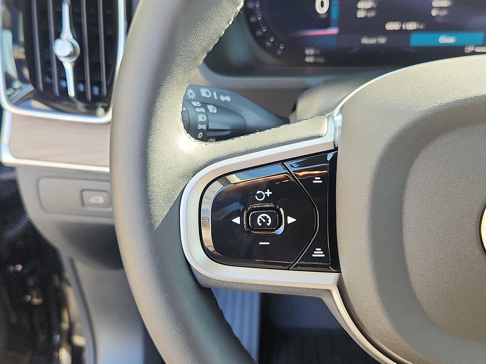 2026 Volvo XC90 Plus - Photo 20