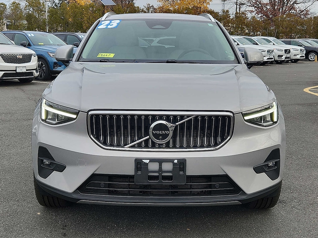 Certified 2023 Volvo XC40 B5 AWD Plus Bright SUV