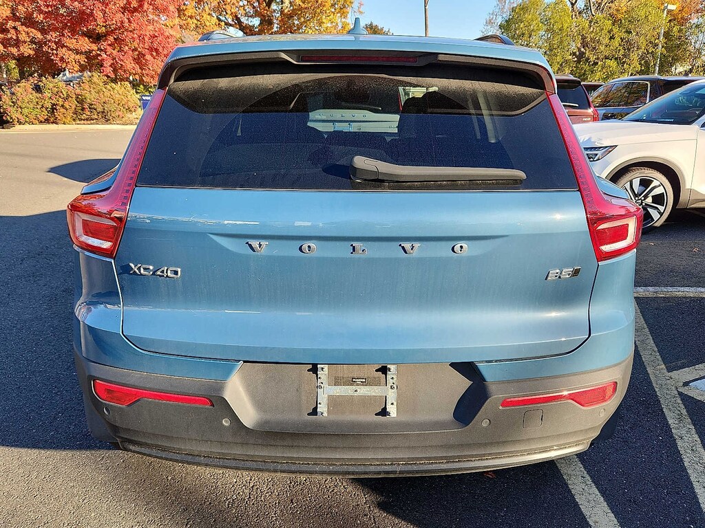 Certified 2023 Volvo XC40 B5 AWD Plus Dark SUV