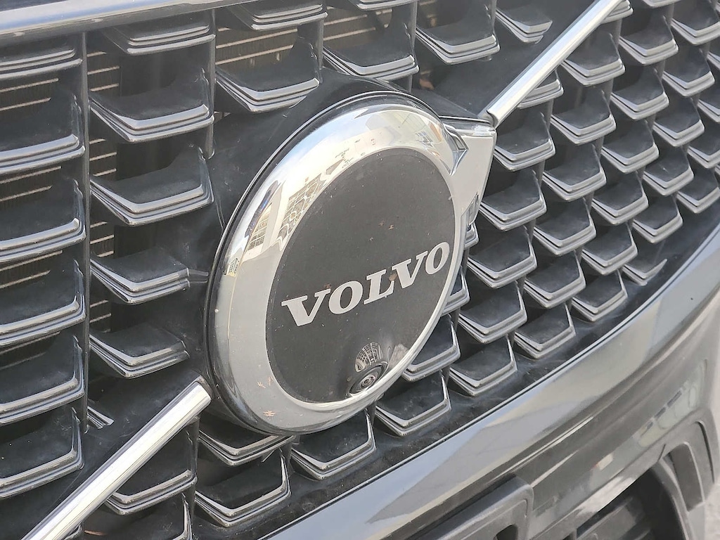 Used 2023 Volvo XC60 B5 AWD Plus Dark SUV