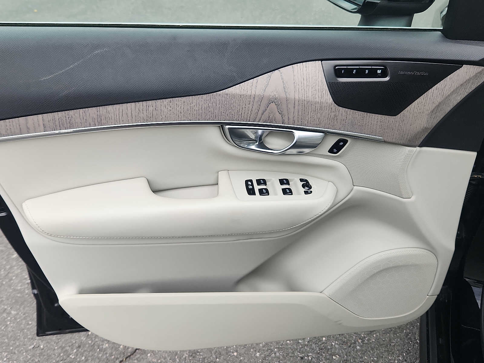 2024 Volvo XC90 Plus - Photo 12