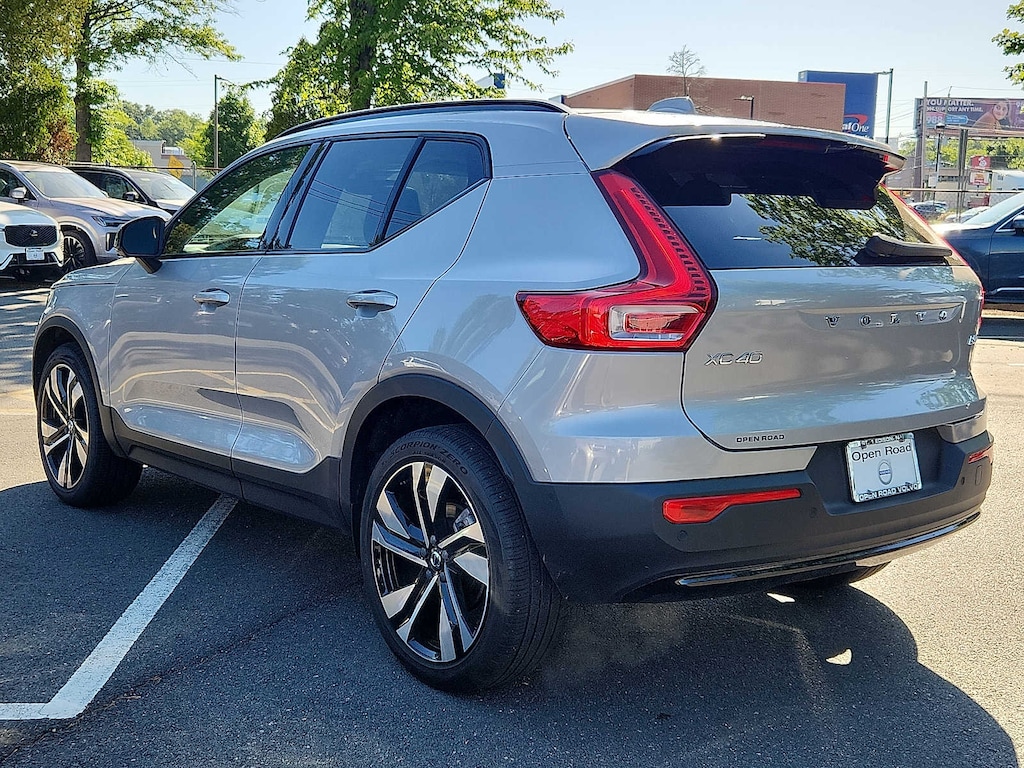 Certified 2023 Volvo XC40 B5 AWD Plus Dark SUV