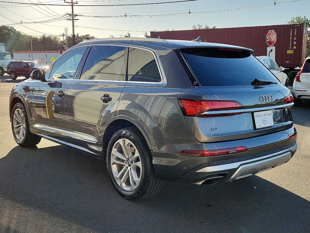 Used 2025 Audi Q7 45 Premium SUV