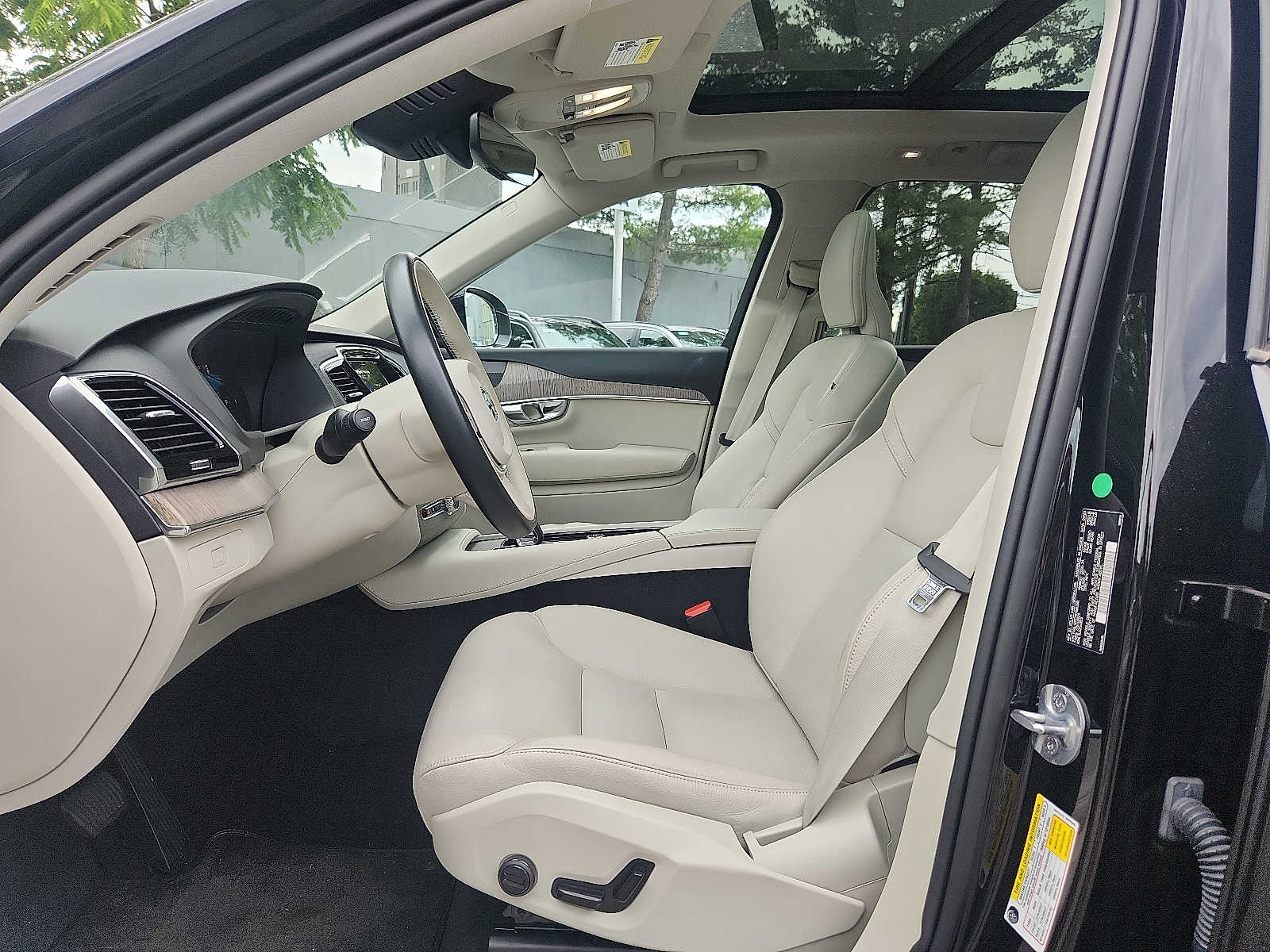 2024 Volvo XC90 Plus - Photo 13