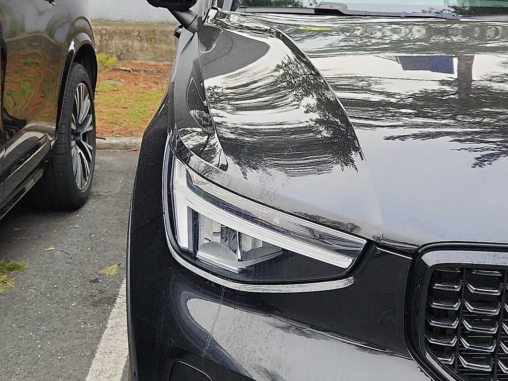 Used 2023 Volvo XC40 B5 AWD Plus Dark SUV