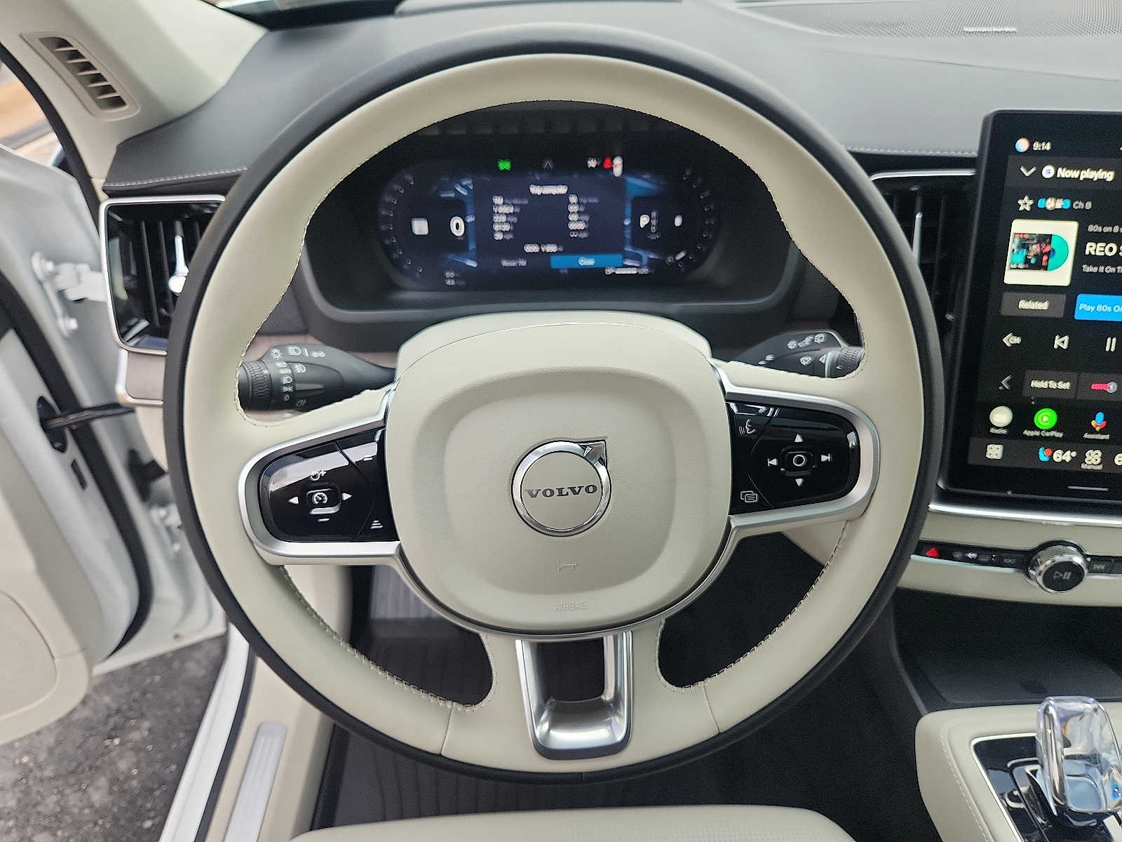 2026 Volvo XC90 Ultra - Photo 18