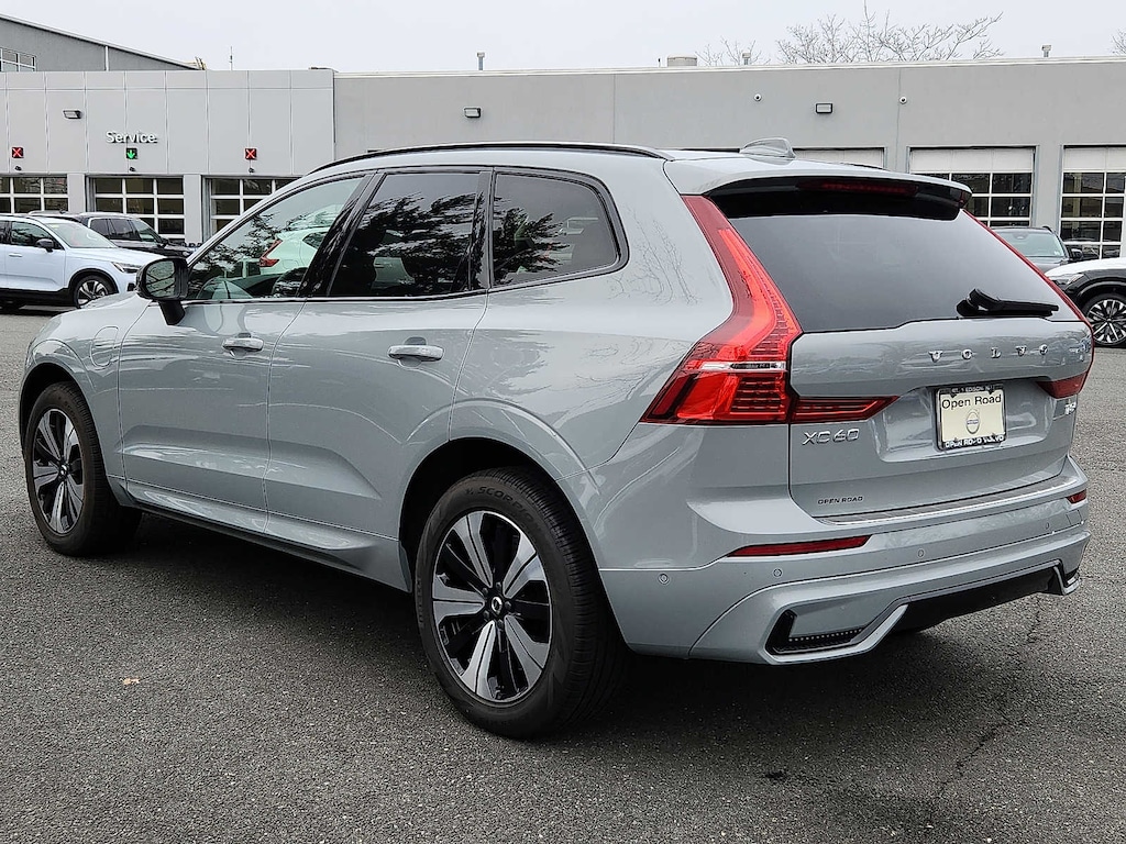 Used 2025 Volvo XC60 plug-in hybrid T8 Plus SUV
