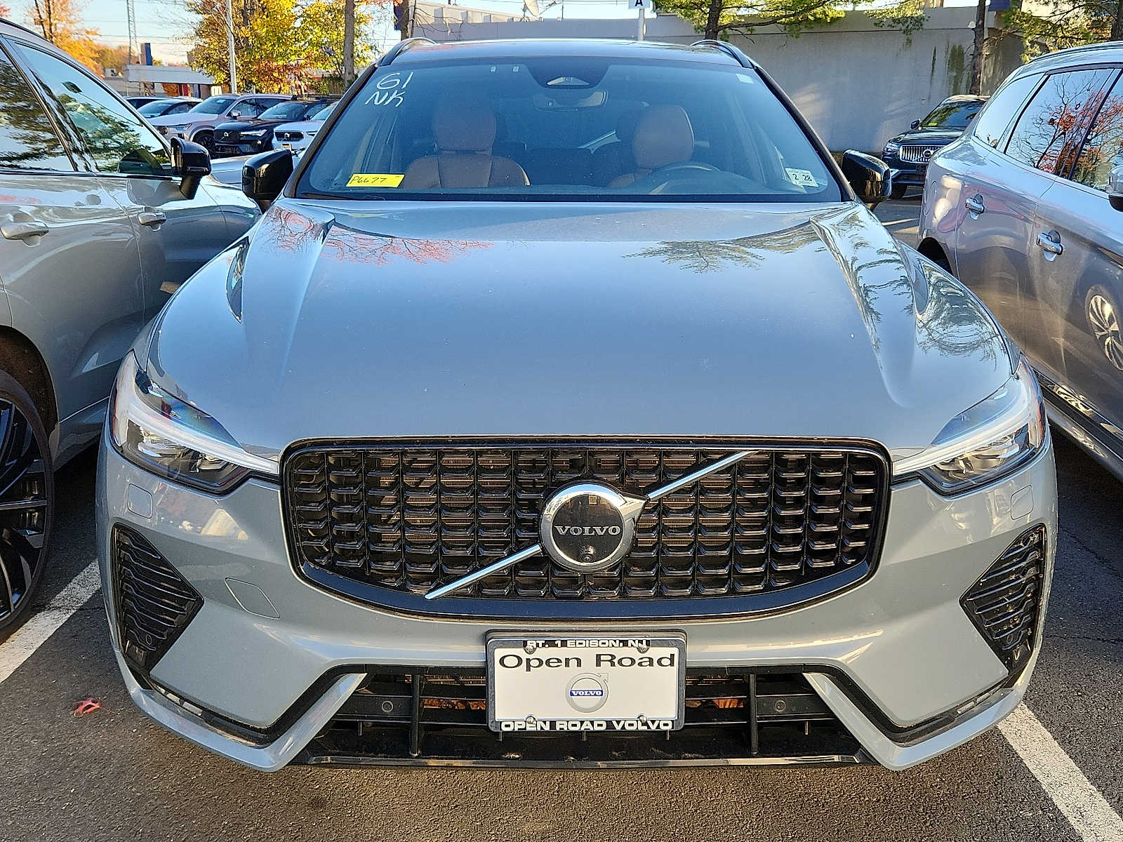 2023 Volvo XC60 B5 Plus photo 2