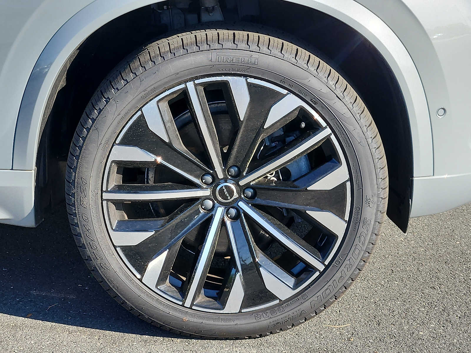 2026 Volvo XC90 Plus - Photo 8