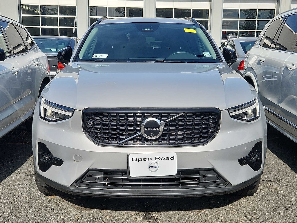Certified 2023 Volvo XC40 B5 AWD Plus Dark SUV