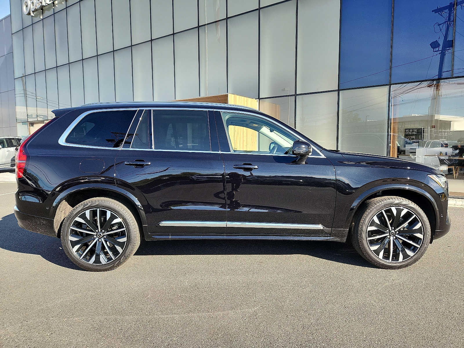 2026 Volvo XC90 Plus - Photo 7