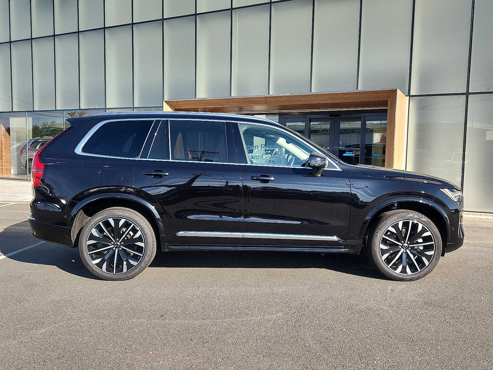 2026 Volvo XC90 Plus - Photo 7