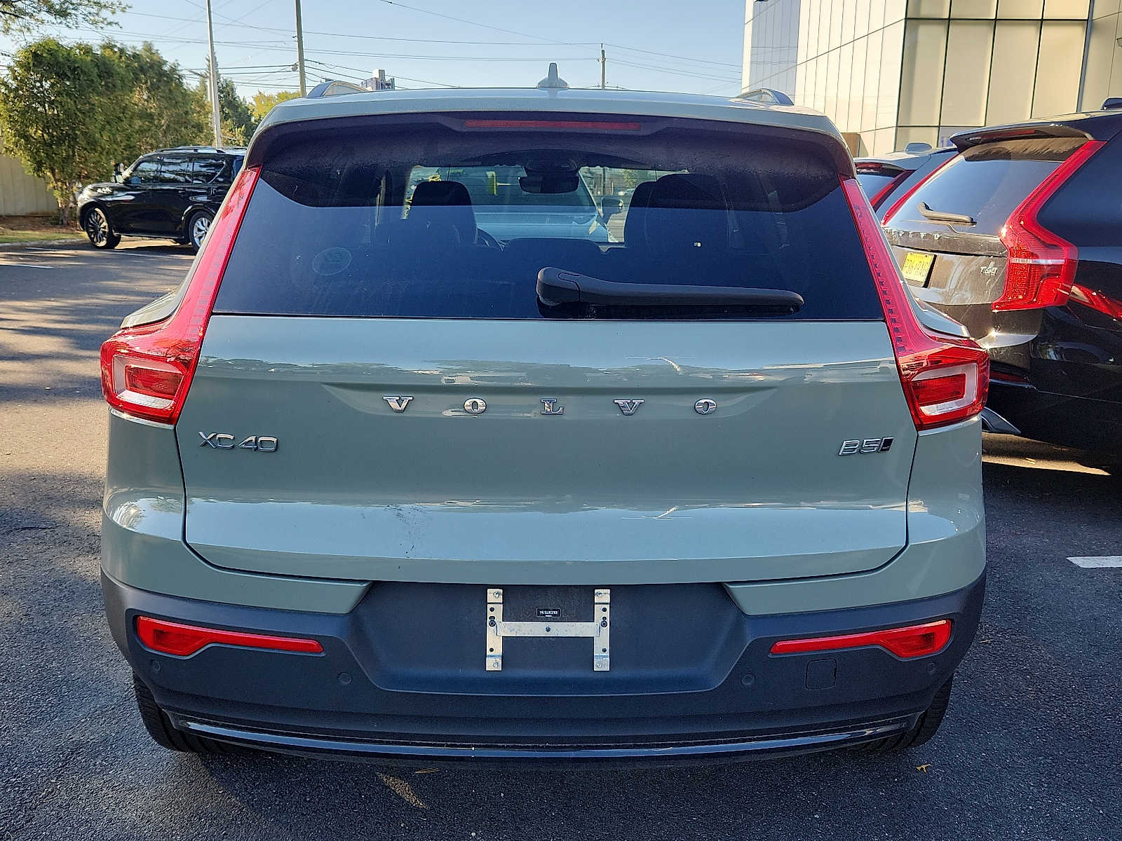 2024 Volvo XC40 Plus photo 2