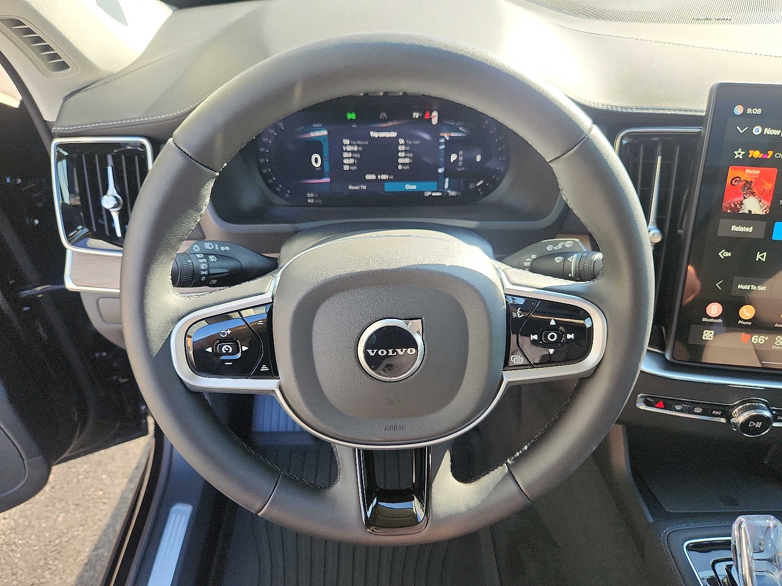 2026 Volvo XC90 Plus - Photo 19