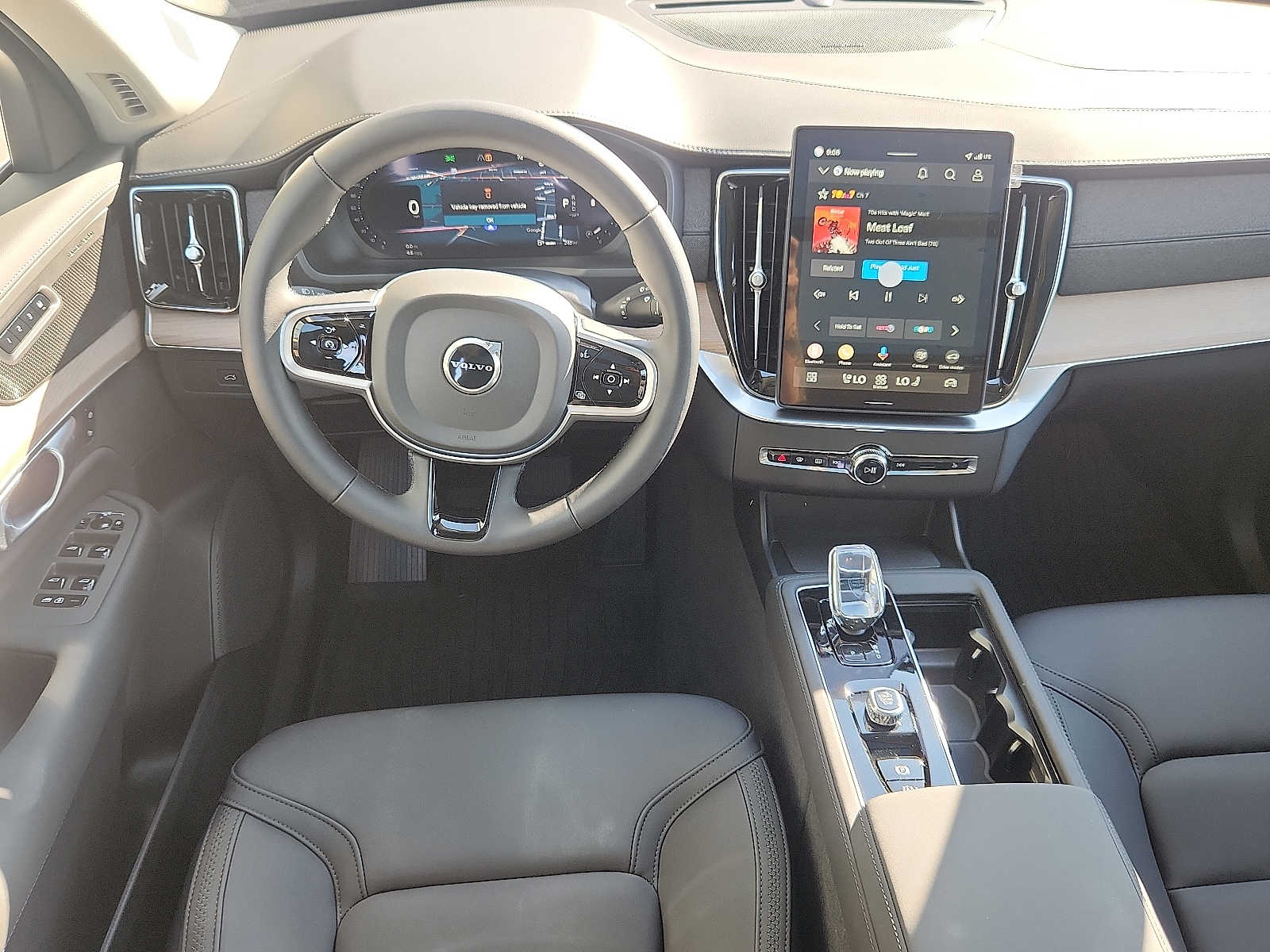 2026 Volvo XC90 Plus - Photo 11