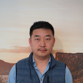 Staff member Min Zhang from ID_297ce1