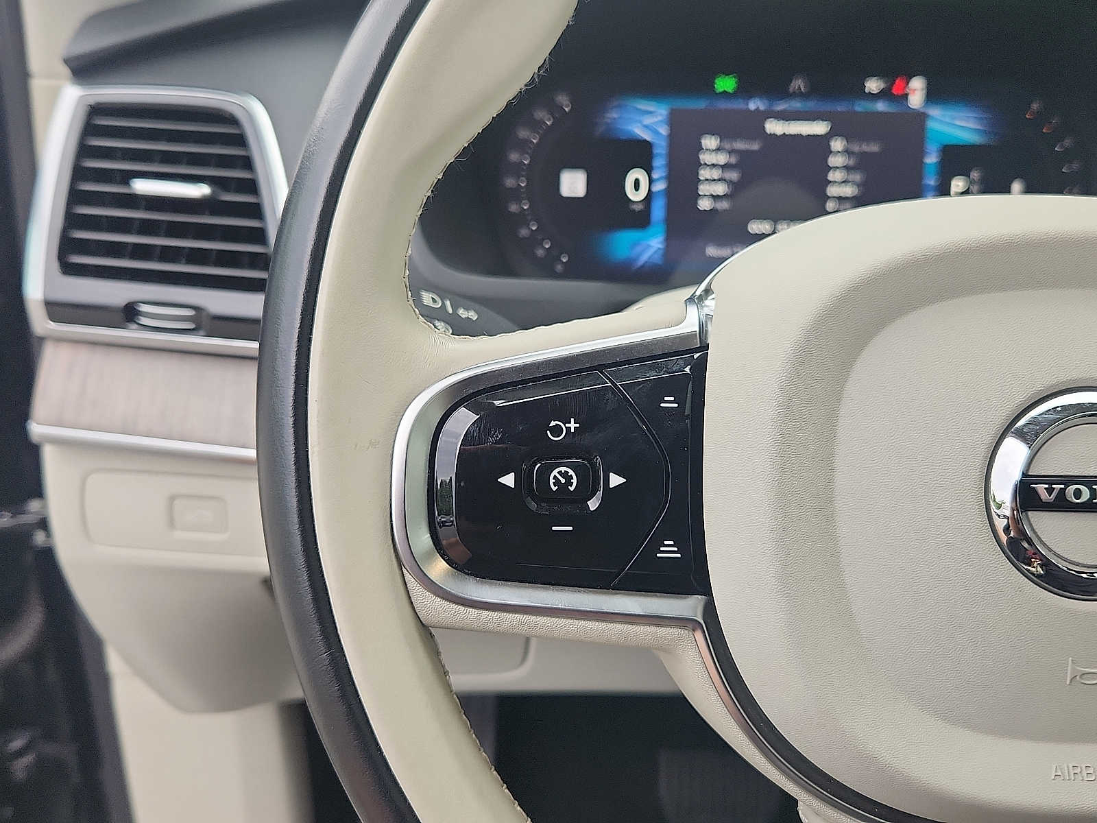 2024 Volvo XC90 Plus - Photo 20
