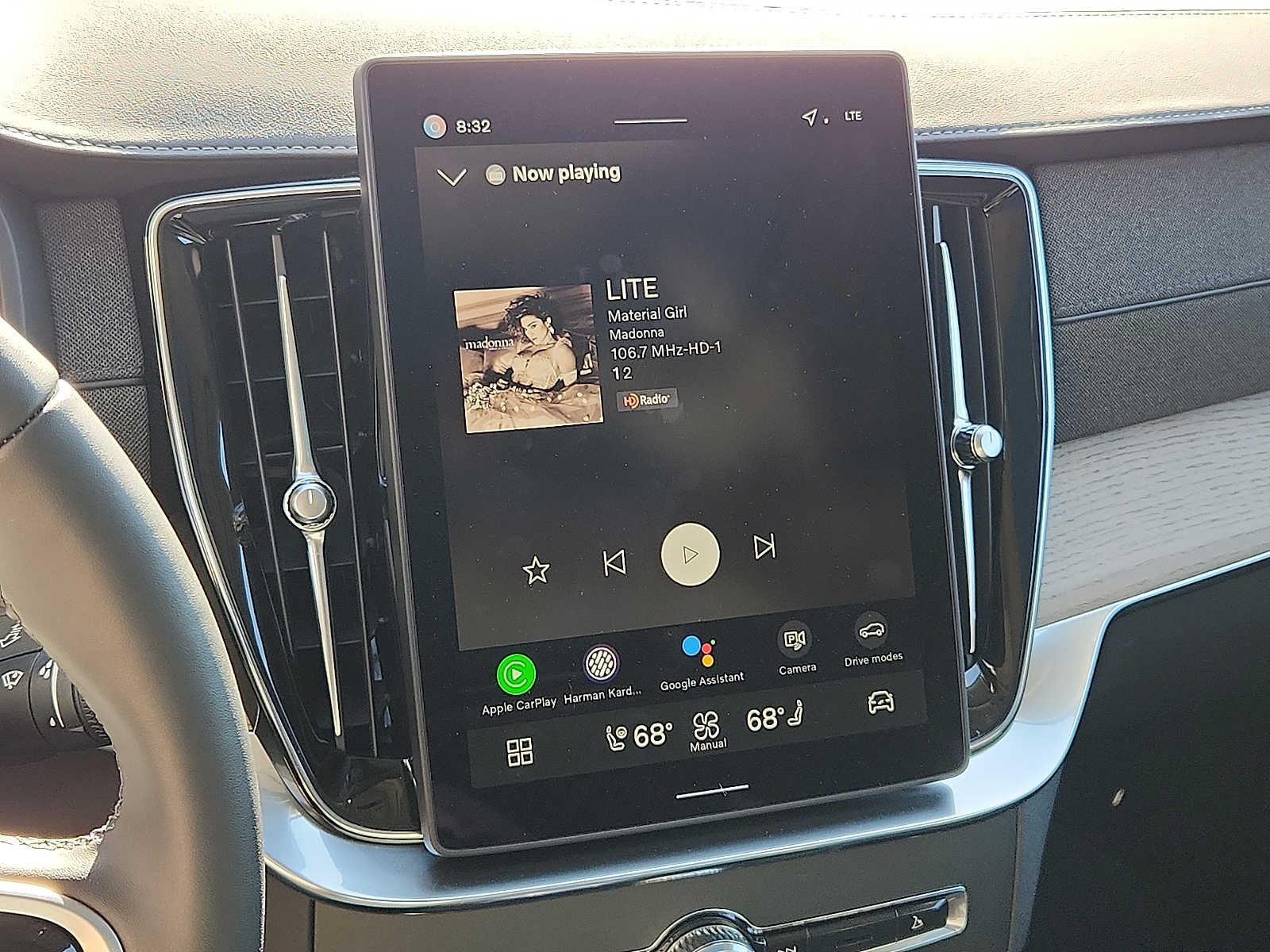 2026 Volvo XC90 Plus - Photo 17