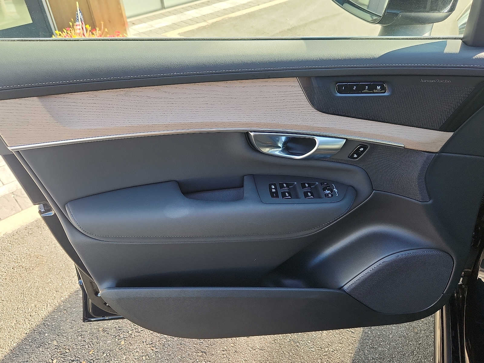 2026 Volvo XC90 Plus - Photo 12