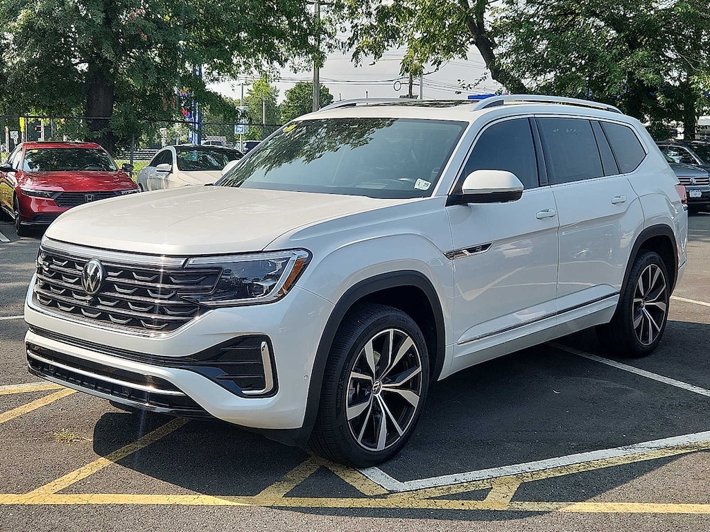 Used 2024 Volkswagen Atlas 2.0T SEL Premium R-Line SUV