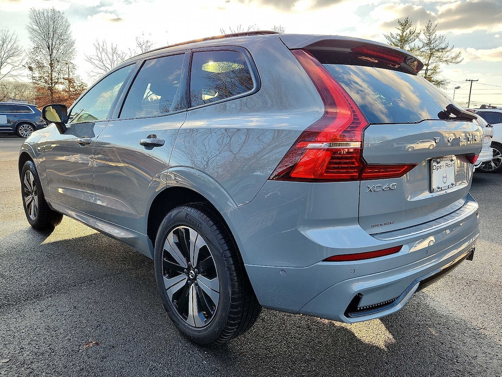 Used 2025 Volvo XC60 plug-in hybrid T8 Plus SUV