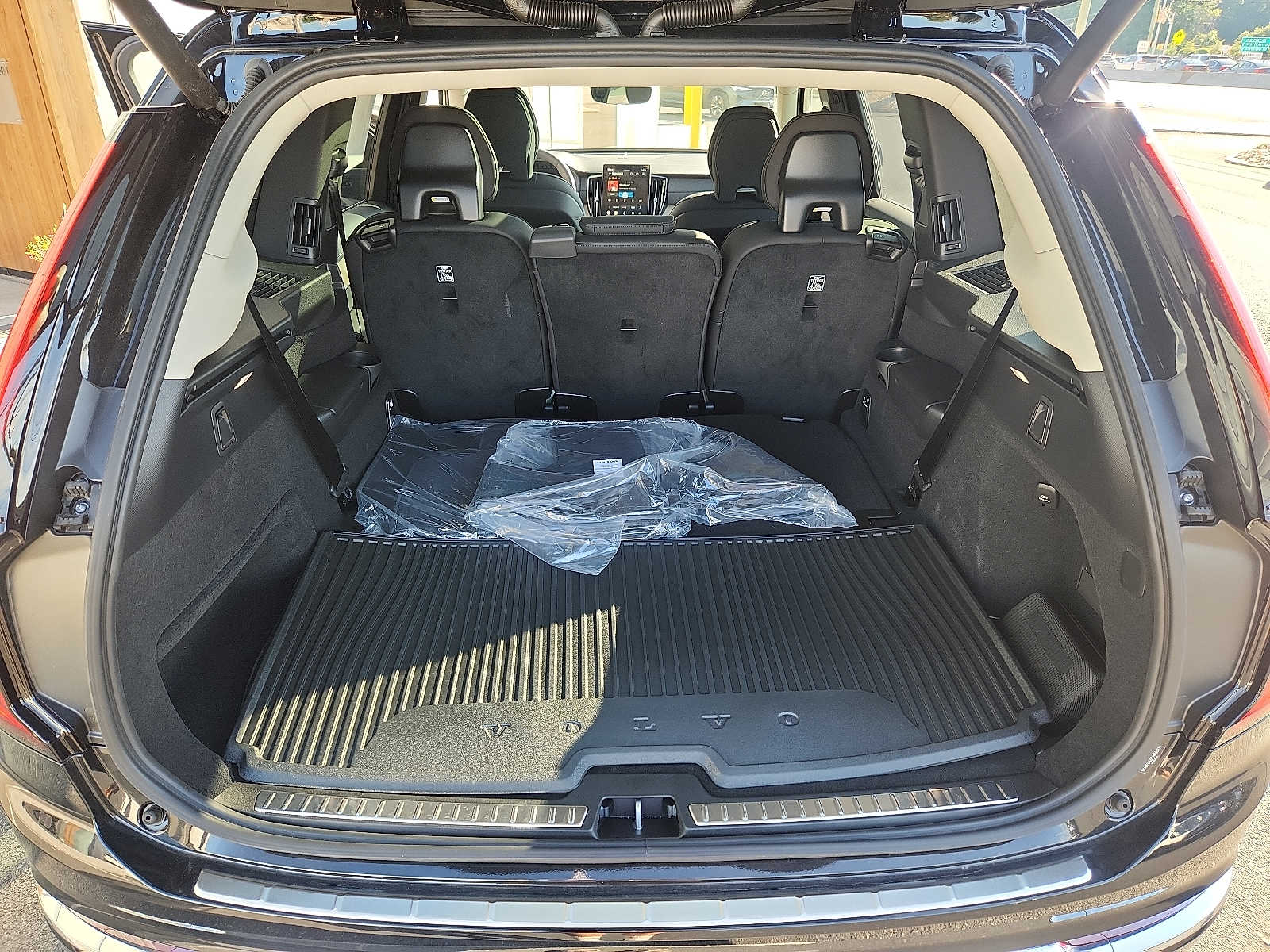 2026 Volvo XC90 Plus - Photo 27