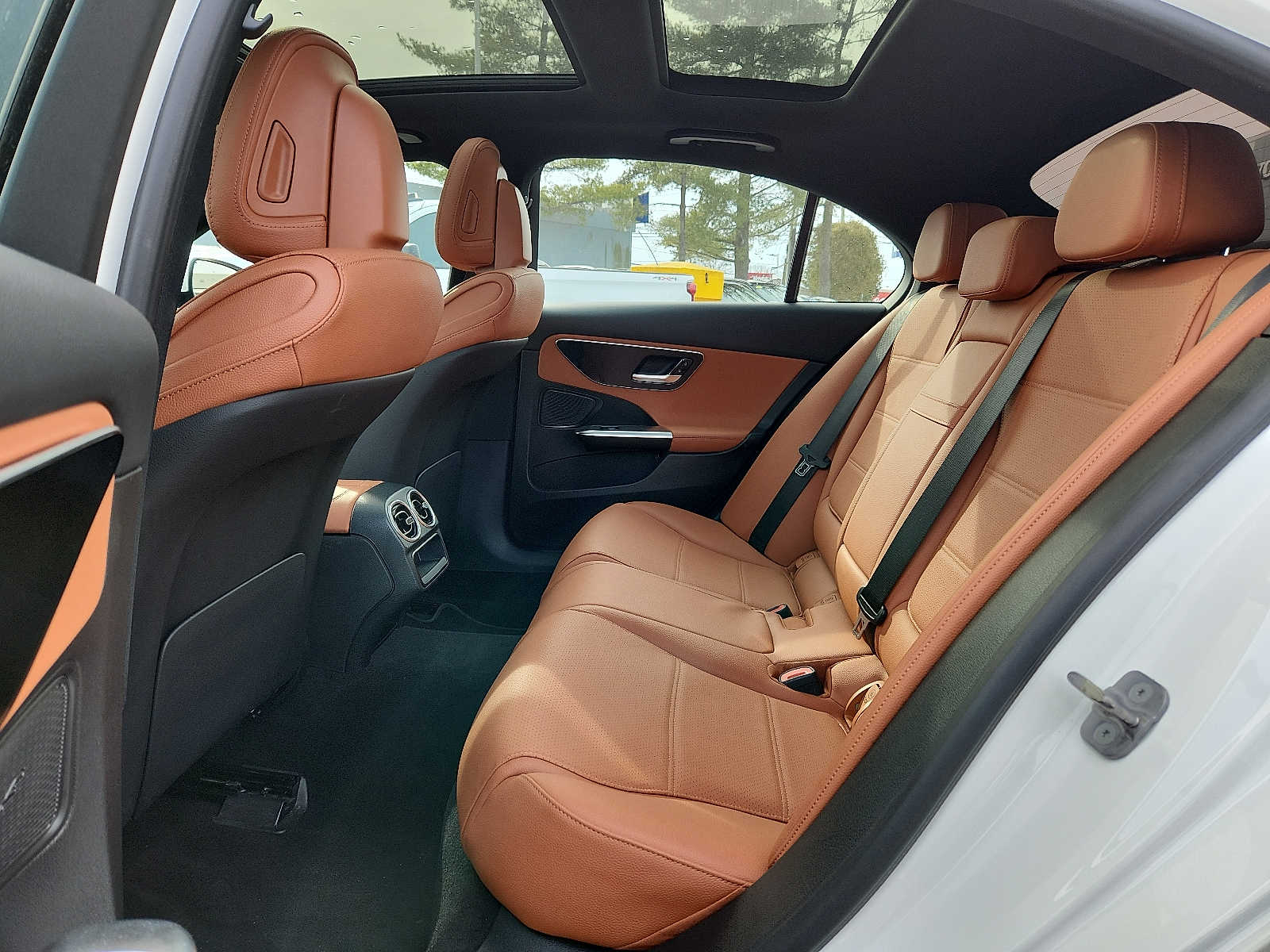 2025 Mercedes-Benz C-Class Sedan C 300 - Photo 10