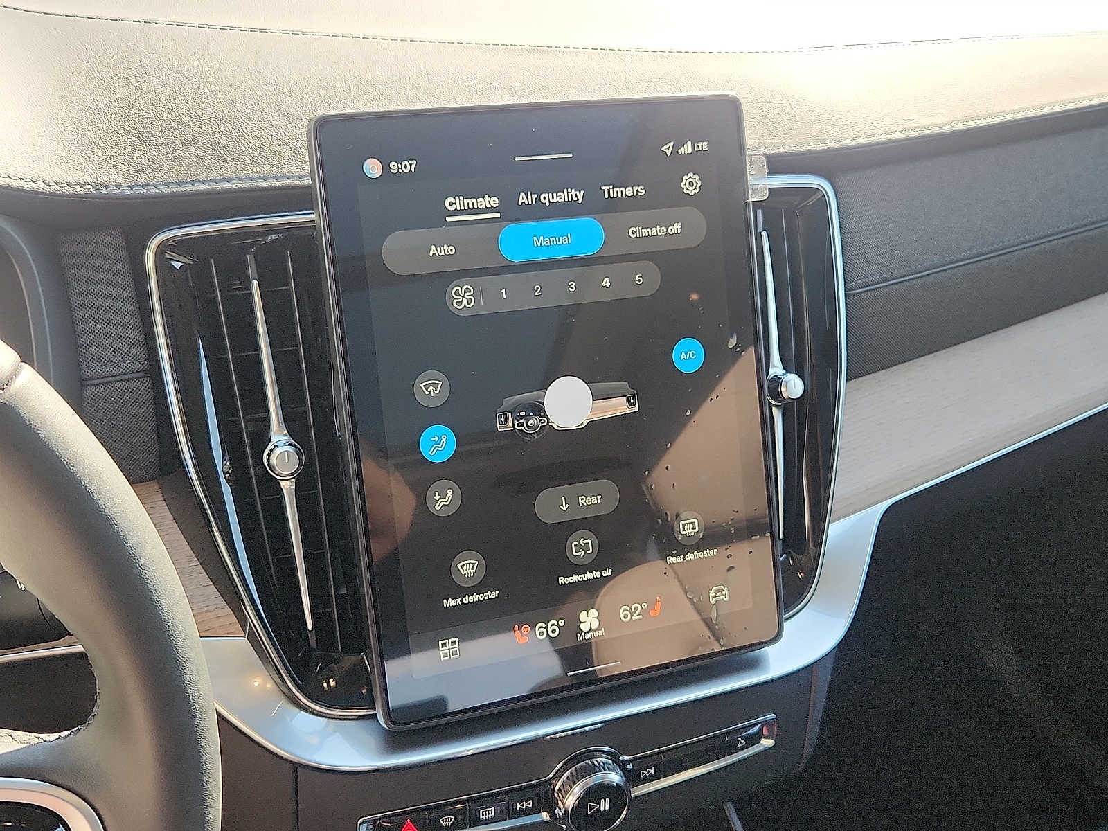 2026 Volvo XC90 Plus - Photo 15
