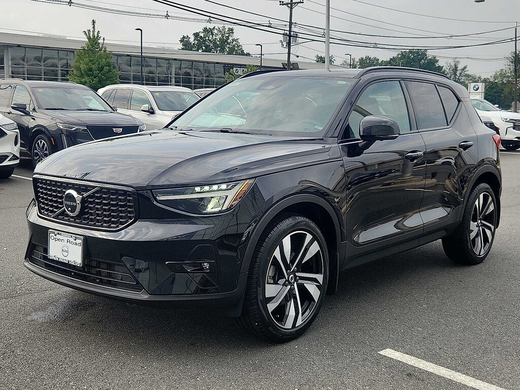 Certified 2023 Volvo XC40 B5 AWD Ultimate Dark SUV