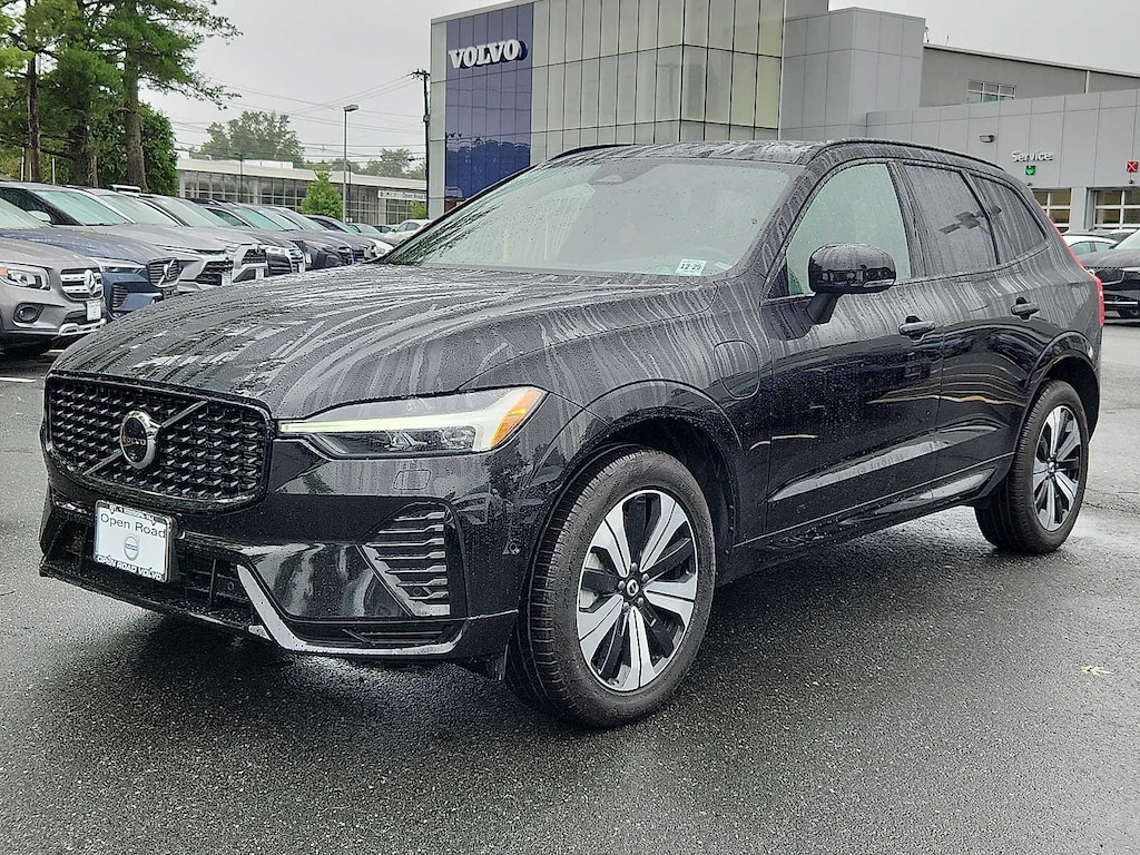 Certified 2025 Volvo XC60 plug-in hybrid T8 Plus SUV