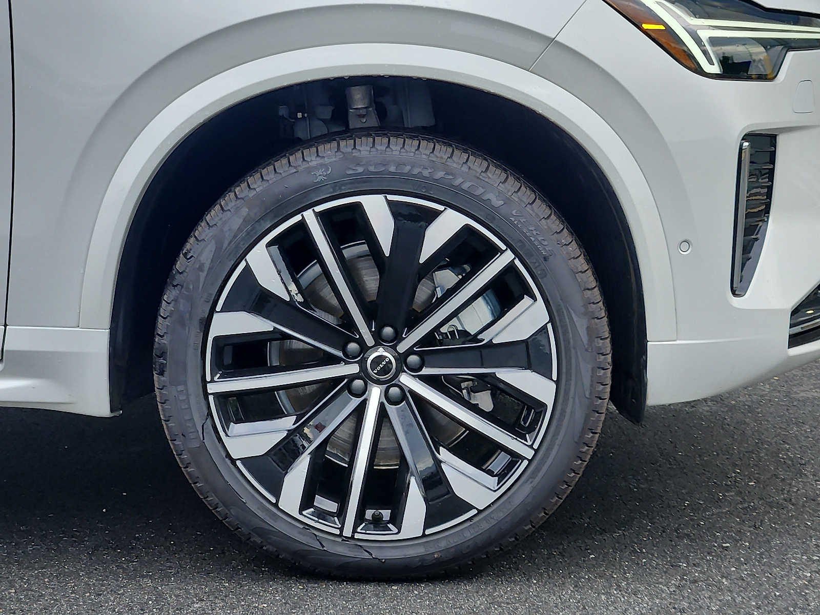 2026 Volvo XC90 Ultra - Photo 8