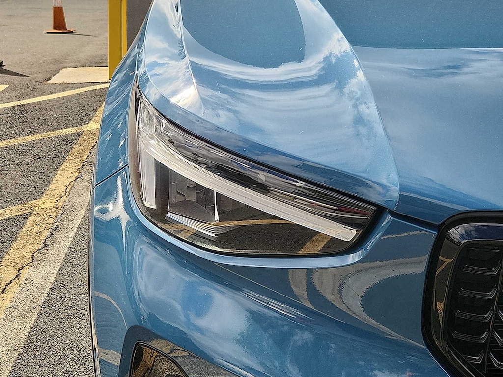 Certified 2023 Volvo XC40 B5 AWD Plus Dark SUV