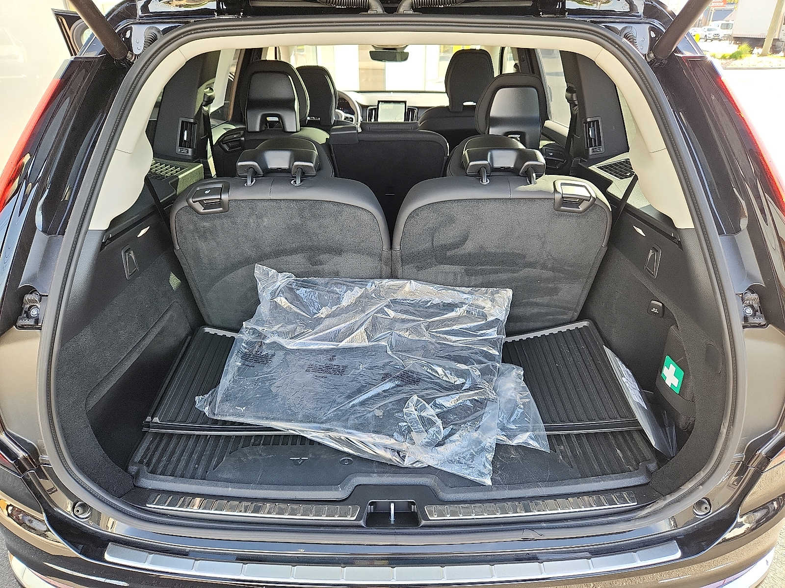 2026 Volvo XC90 Plus - Photo 26