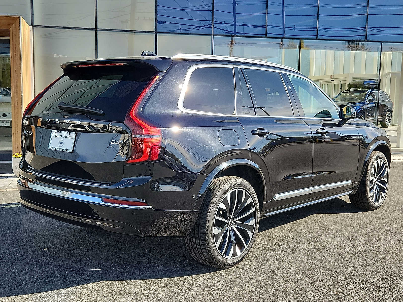 2026 Volvo XC90 Plus - Photo 6