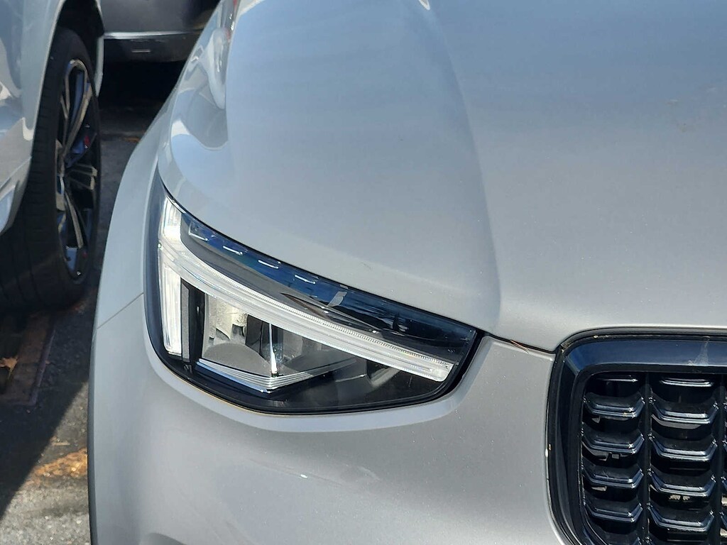 Certified 2023 Volvo XC40 B5 AWD Plus Dark SUV