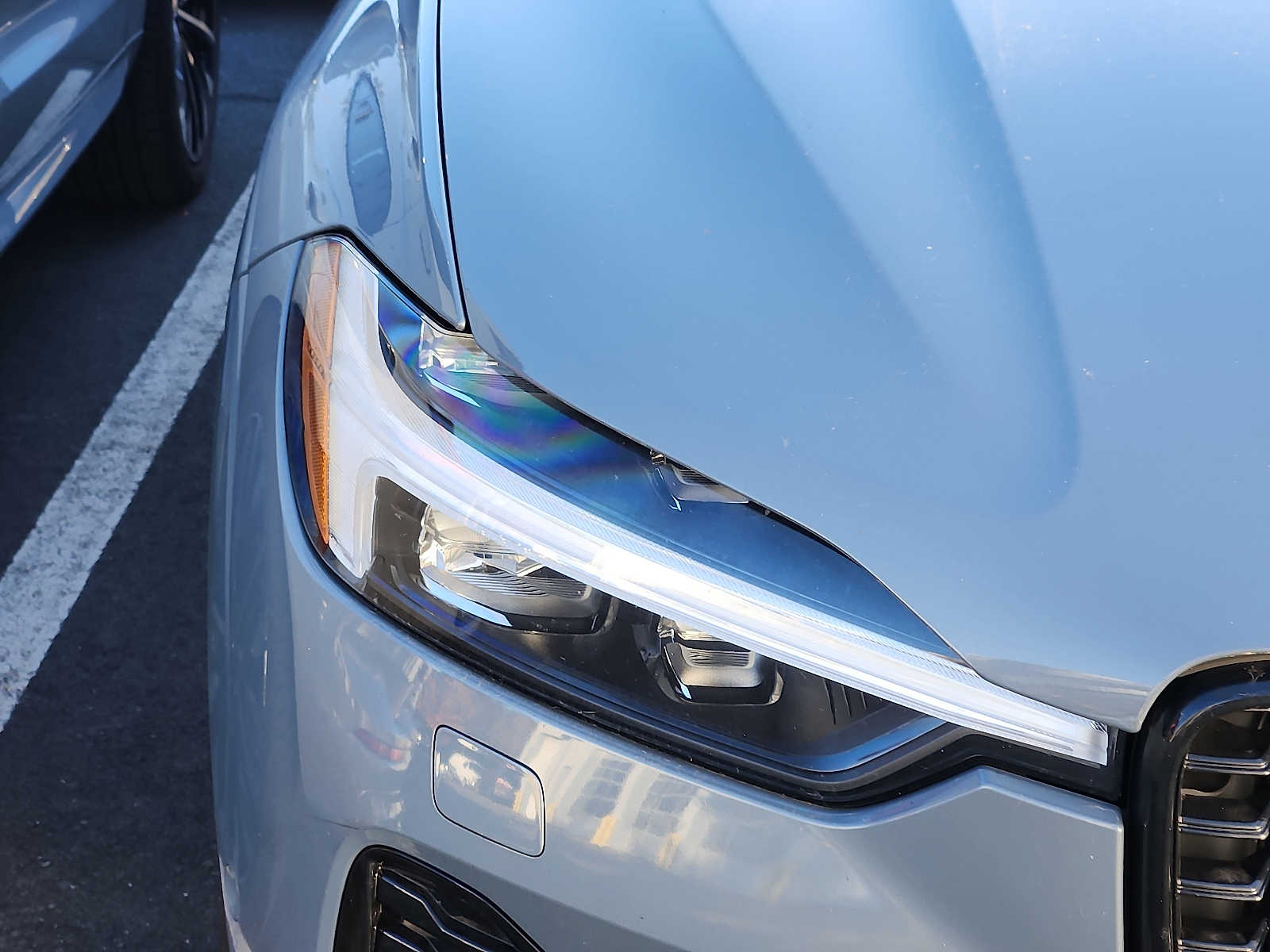 2023 Volvo XC60 B5 Plus photo 3